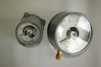 Манометр электроконтактный ДМ2005Сr У3 0-1,0МПа (0-10кгс/см2)